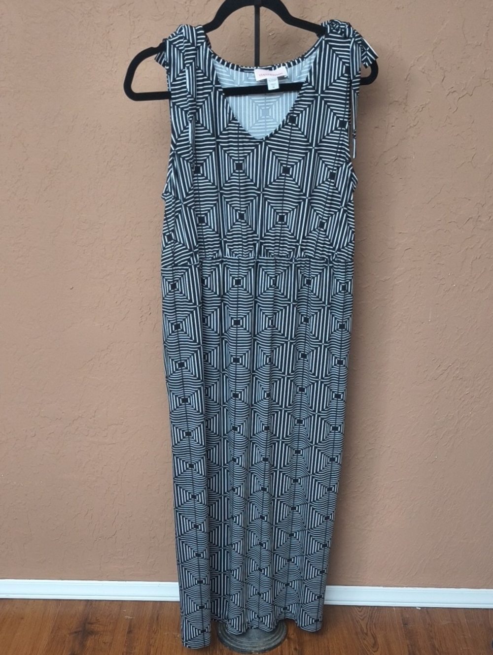 Stan Herman Women's Black & White Sleeveless Maxi Dress - Size Med
